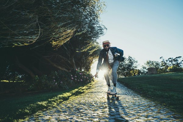 Mastering the Art of Styling: How to Pair a Blazer with a Midi Dress for the Perfect Look